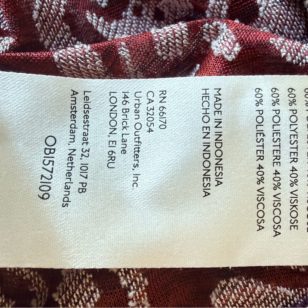 By Anthropologie Burgundy Jacquard Floral Peasant Blouse Smocked Waist Size L - Picture 8 of 9